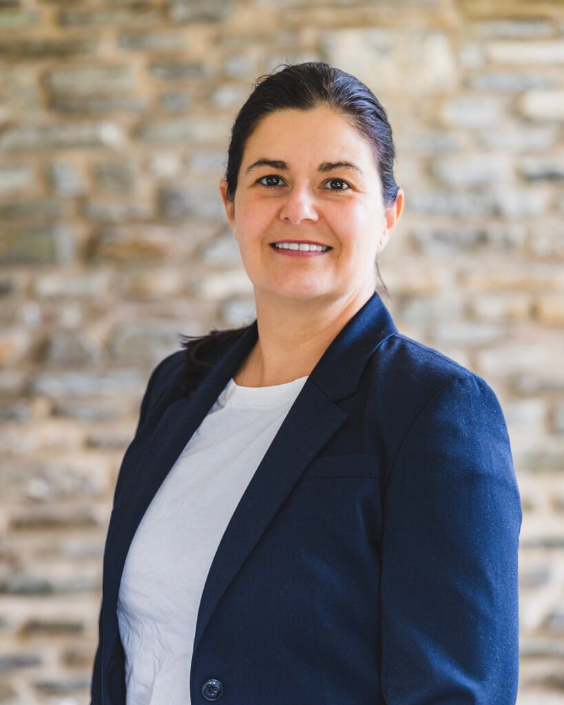 About - Portrait of Katrin Papazyan, executive and leadership coach